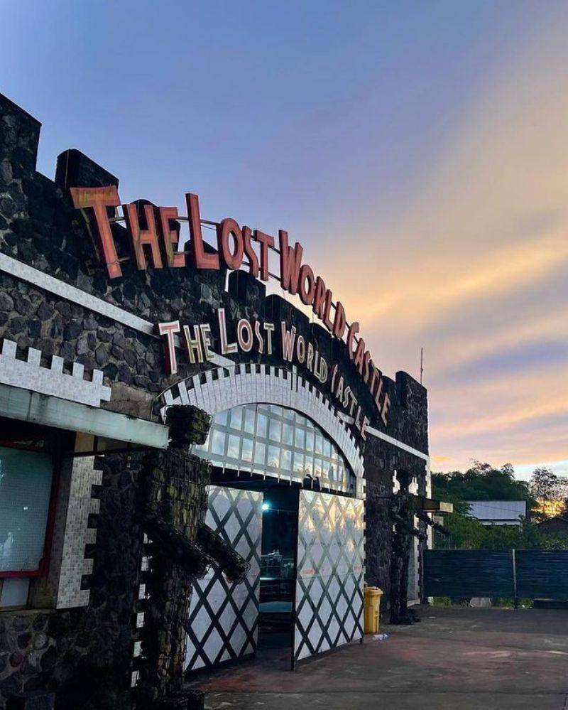 Instagram.com/@thelostworldcastle